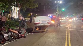 車禍,翻覆,自小客