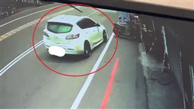 台東,車禍,過彎,車速,民宅。（圖／翻攝畫面）