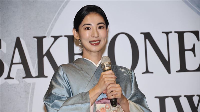 大久保麻梨子笑說親女生的感覺跟親男生差很多。（圖／記者鄭孟晃攝影）
