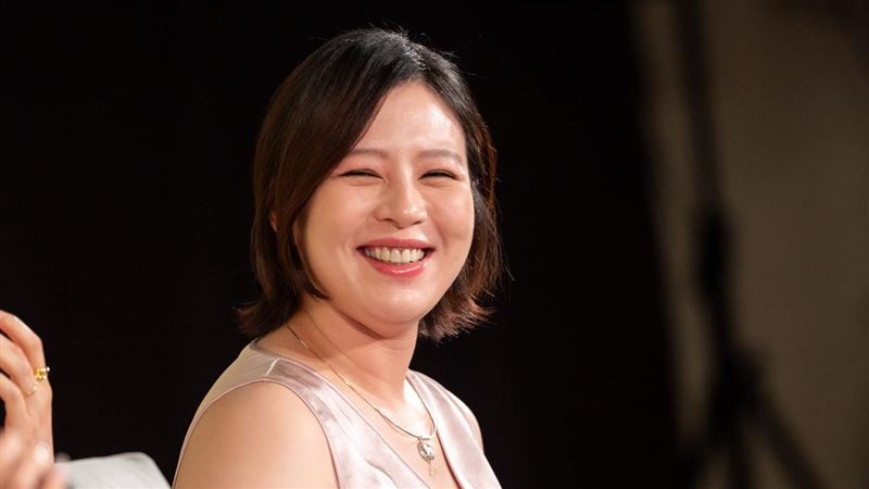 劉品言懷孕哭了「狂被服侍」3小時吃一頓