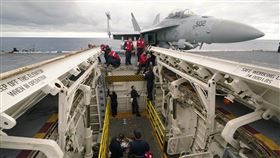 ▲福特號航艦打擊群將於下週前往歐洲，成為第3艘更接近中東的美軍航艦。（圖／美聯社／達志影像）