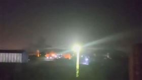 美軍空襲伊朗核設施！當地人冒死拍到爆炸畫面　火光7公里外也能看見@Mitch_Ulrich