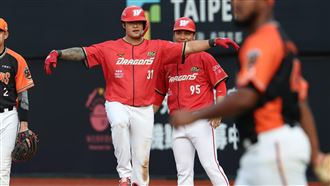 林智勝MVP差點哭　喊話龍迷不要放棄我們