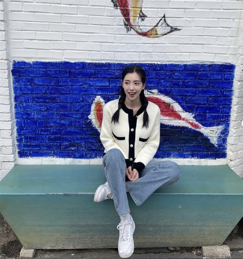 韓國女星尹到怡在澎湖遇到無理老闆,影片曝光網友灌爆店家Google評論。(圖/翻攝自yxxndoi_IG)