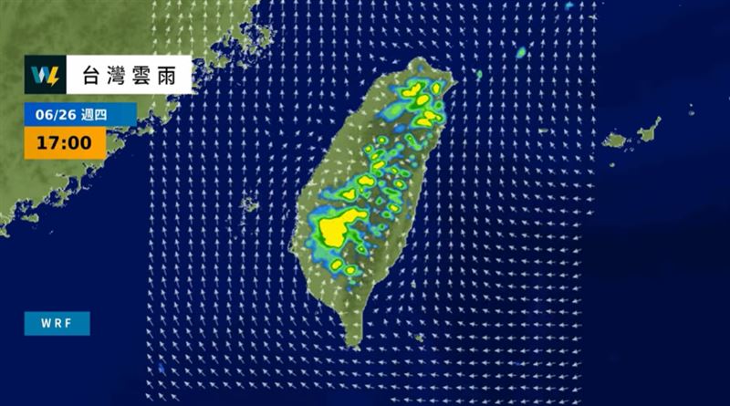 薛皓天表示,週四南部地區水氣會增多。(圖/翻攝自天氣風險 WeatherRisk臉書)