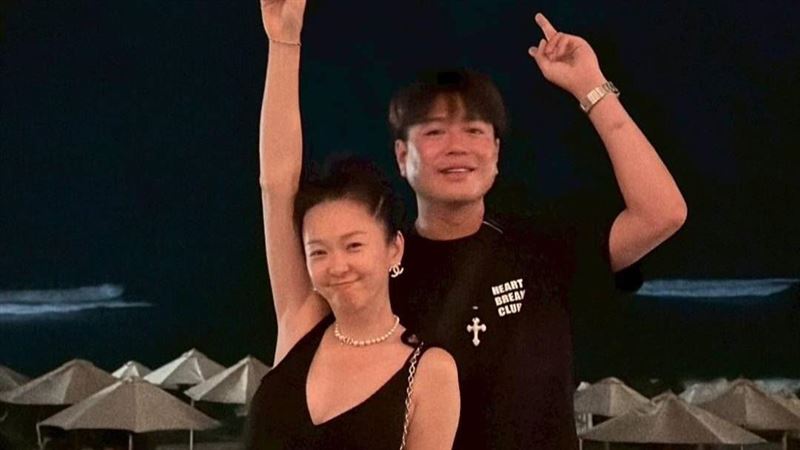 六月遊峇里島脫了　穿比基尼解放性感線條