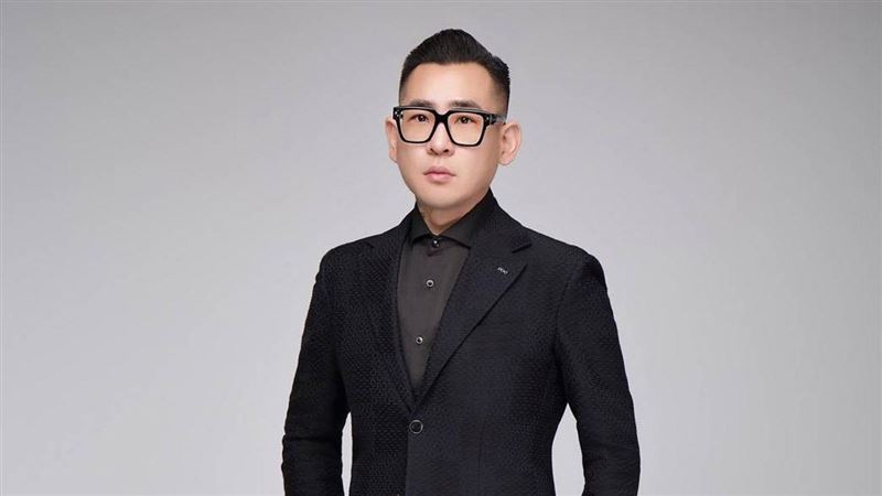 蹦闆表示當時他人就在車上，開車的是他的司機。（圖／本人提供）