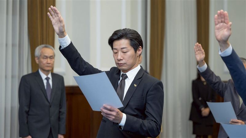 賴清德監誓　駐芬蘭大使林昶佐完成宣誓