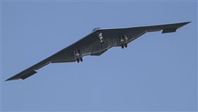 ▲執行任務中的美國B-2幽靈轟炸機。（圖／美聯社／達志影像）