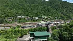 蕭姓男子生前在基隆經營酒店致富，買下瑞芳猴硐車站旁逾8萬坪土地，蕭男過世後，因債務問題子女均拋棄繼承，行政執行署30日將在基隆辦公室行進法拍，分4筆拍賣，底價約1億4千餘萬元。