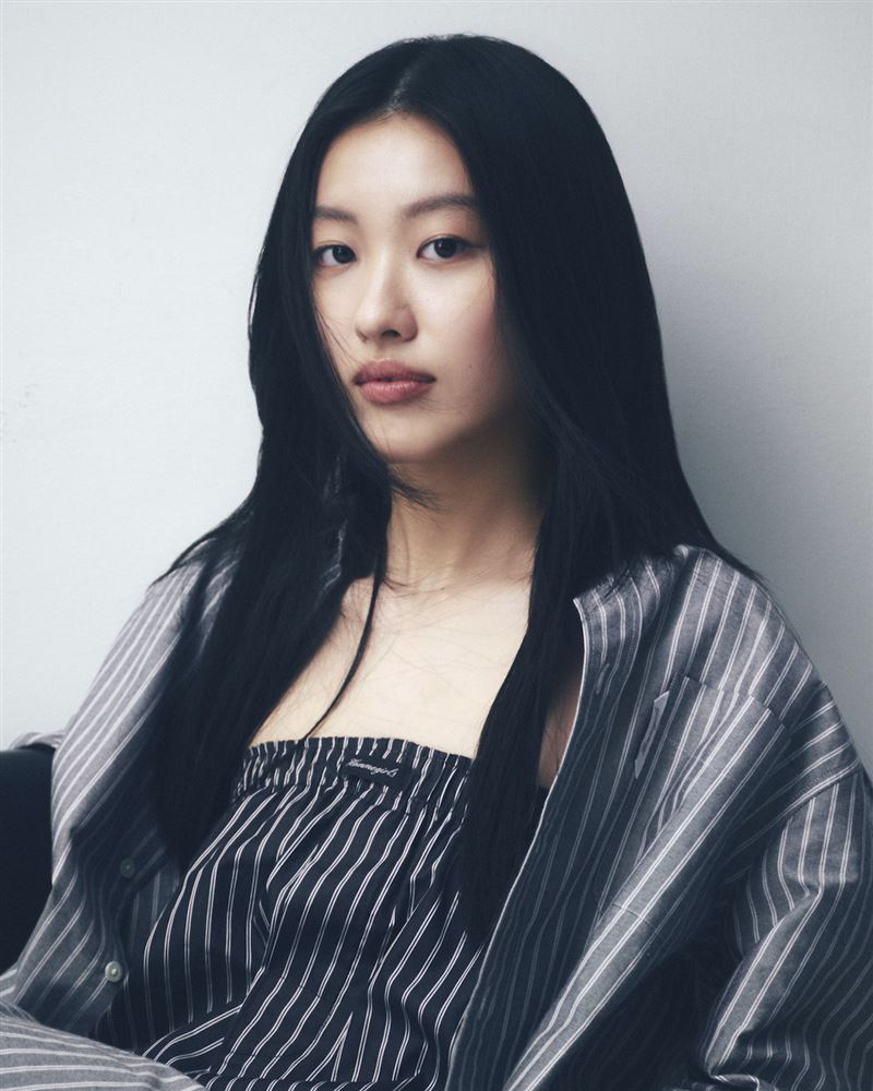 陳奕迅20歲正妹女兒陳康堤，今正式宣布加盟香港華納音樂。（圖／香港華納音樂提供）
