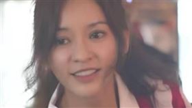 陳意涵俐落調酒。（圖／翻攝自陳意涵臉書）