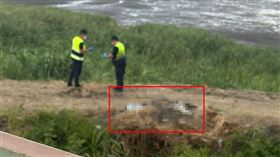 五股溼地移工發現的男屍。（圖／民眾提供） 