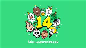 LINE 通訊軟體上線14週年LINE FRIENDS角色們戴上可愛生日帽，一起歡慶！