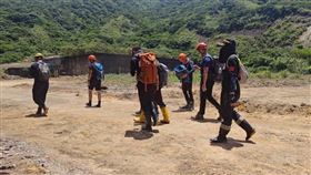 江姓男子登山疑失足跌落「小鬼瀑布」身亡。（圖／翻攝畫面）