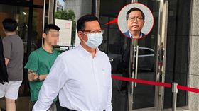 鄭文燦17日赴桃園地院勘驗會議錄音，他強調廖氏父子仍需取得全體地主同意才能進行開發，檢方對他有所誤解。（中央社）