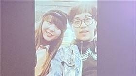 天殘告別式回憶影片出現生前與賀瓏合照（圖／記者鍾智凱攝）