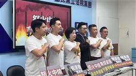 ▲國民黨團召開「 怒火中燒，我們來發聲」記者會。左起羅廷瑋、廖偉翔、楊瓊瓔、江啟臣、顏寬恒、黃健豪。（圖／記者蘇晏男攝影）