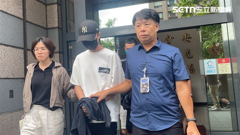 警方訊後將李男依組織犯罪、傷害及妨害自由等罪嫌移送法辦。(圖/記者楊忠翰攝影)
