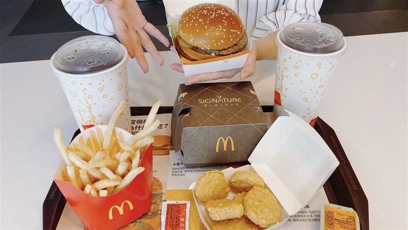 冰炫風買1送1、百元吃堡!3大速食優惠