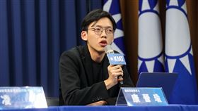 國民黨今(21)日召開「卓榮泰還在夢遊，再爆海科館霸凌新事證！」記者會，台北市議員柳采葳、國政基金會副執行長凌濤、國民黨副發言人康晉瑜。(圖/國民黨提供)