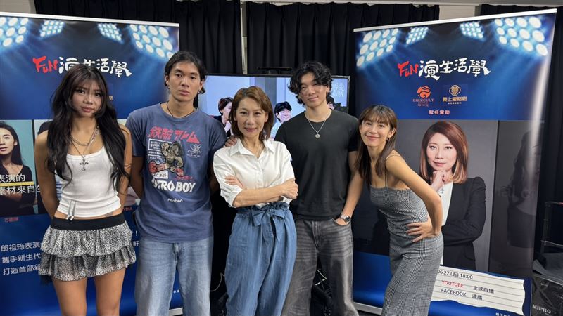 郎祖筠嘆大學生難教「上課還要倒貼」