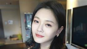 ▲大S在20年前詩集《蝴蝶飛了》中，訴說自己的愛情觀
與對妹妹小S跟家人親友粉絲的告別話語。圖片描述。（圖／翻攝自大S臉書）