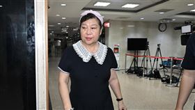 涉偽造罷免提議書  羅明才辦公室主任送北檢複訊台北地檢署偵辦民進黨新北市議員陳乃瑜罷免案疑涉偽造提議書案，24日指揮調查局搜索並約談多人，其中包含國民黨立委羅明才新店服務處繆姓主任（圖），晚間移送北檢複訊。中央社記者徐肇昌攝  114年6月24日