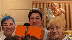 張小燕（左起）、李明依、Vicky現身聚會（圖／翻攝IG）