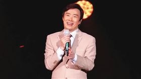 費玉清將演藝收入都投入房產，傳出買下忠孝東路一條街。（本刊資料照）
