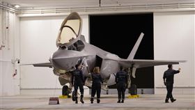 ▲以色列軍方公布夜襲德黑蘭戰機起降畫面。（圖／以色列國防部提供）