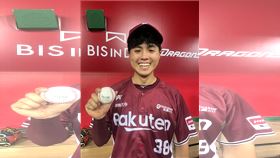 ▲樂天桃猿董順傑敲出生涯首安。（圖／樂天桃猿提供）