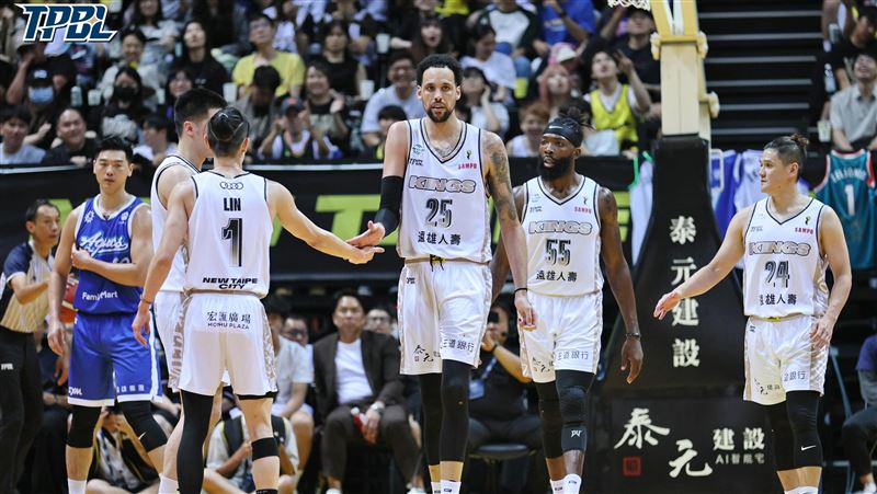 新北國王奧帝(中)。(圖/TPBL提供)