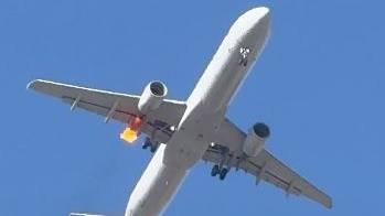美航客機升空「引擎狂噴火花」　緊急返航