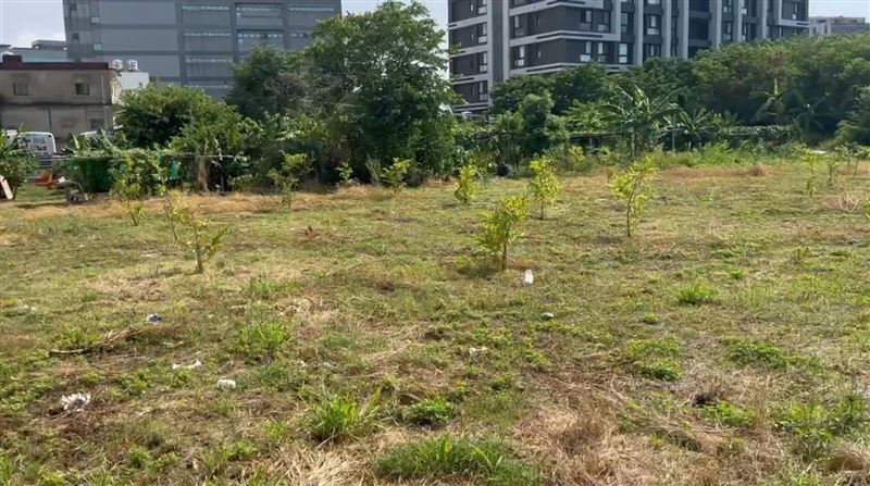 柯文哲持分的「芭樂園」遭議員爆料,名下土地已經轉手賣掉。(圖/翻攝畫面)