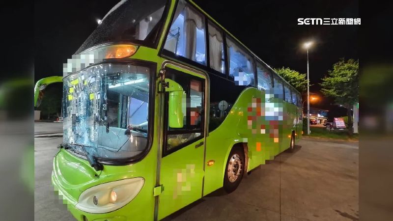 客運國道晃整路釀追撞 乘客嚇:以為會死