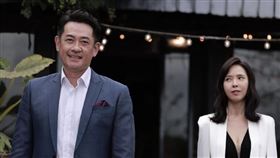 婚內失戀系列電視電影《慶祝》柯叔元回歸「婚內失戀宇宙」飾演天心老公，兩人眼神交換就默契十足。（圖／寬想國際娛樂）