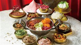 這一鍋推出「香辣美學」全新宴席，《椒宴》綻放川渝牛油風味。（圖／品牌業者提供）