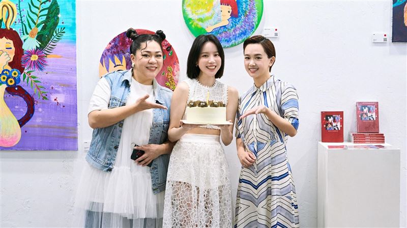 程予希慶37歲生日!斜槓當畫家畫作全售出
