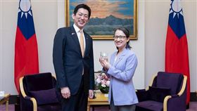 蕭美琴接見小林鷹之　圖／總統府提供