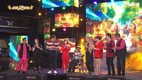 全體藝人大合唱〈來去夏威夷〉。▲圖片描述（圖／超級夜總會提供） 