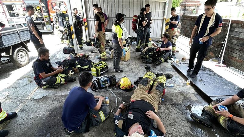 烤漆廠大火!勇消「體溫破40」中暑倒一地