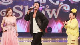 林俊逸上白冰冰節目模仿。（圖／民視提供）