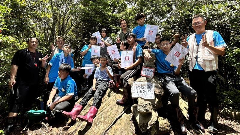 不一樣的畢典！奎輝國小登山傳承泰雅精神