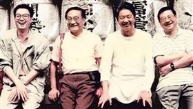 「香港四大才子」黃霑（左起）、金庸、倪匡、蔡瀾。（圖／翻攝自蔡瀾微博）