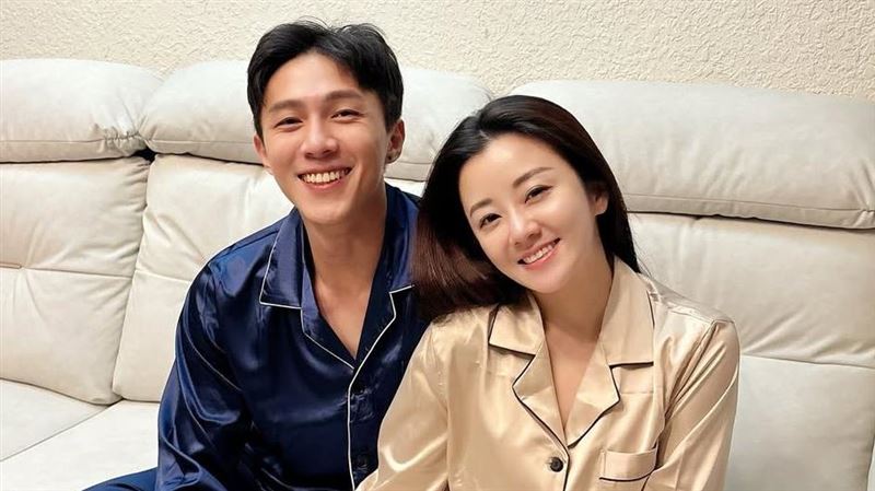 恭喜!最美童星認愛了 離婚1年追到帥爸