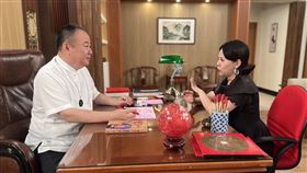 八點檔找來家喻戶曉的命理大師謝沅瑾老師驚喜客串，（圖／民視提供）