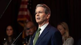 消息人士稱，美國財政部長貝森特力勸川普重視關稅戰的「終局」：與他國談判。（圖／翻攝自X@SecScottBessent）