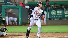 ▲統一獅陳傑憲獲選MVP，賽後自嘲原本要去開球。（圖／統一獅提供）