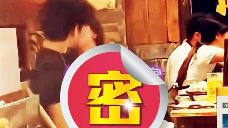 餐廳小情侶「甜過頭」了！網驚：她在掏鳥